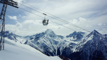 Free Photo of gondola lift, snowboarding, skiing