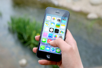 Free Photo of iphone, cell phone, hands Free Photo of iphone, cell phone, hands