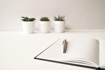 Free Photo of minimal, desk, writer Free Photo of minimal, desk, writer