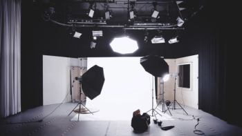 Free Photo of photoshoot, lights, lighting Free Photo of photoshoot, lights, lighting