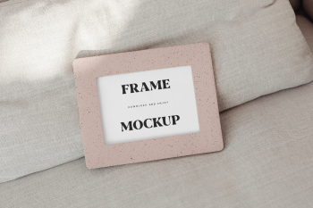 Free Small Thick Frame Mockup