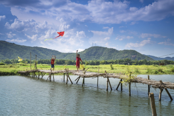 Free stock photo of asian children, bridge, children Free stock photo of asian children, bridge, children