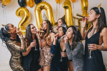 Friends Make Noise For New Years Friends Make Noise For New Years