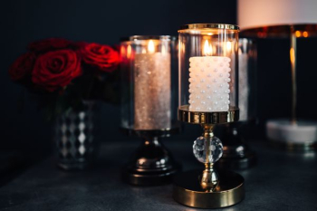 Gold Lanterns with Red Roses Gold Lanterns with Red Roses
