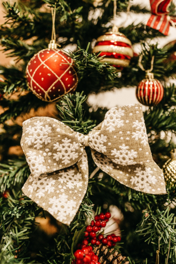 Gray and Brown Ribbon Christmas Tree Decor Gray and Brown Ribbon Christmas Tree Decor