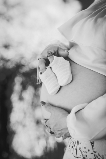Grayscale Photo Of Pregnant Belly Grayscale Photo Of Pregnant Belly