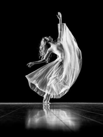 grayscale photography of woman doing ballet grayscale photography of woman doing ballet