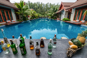 Green Bottles Green Bottles
