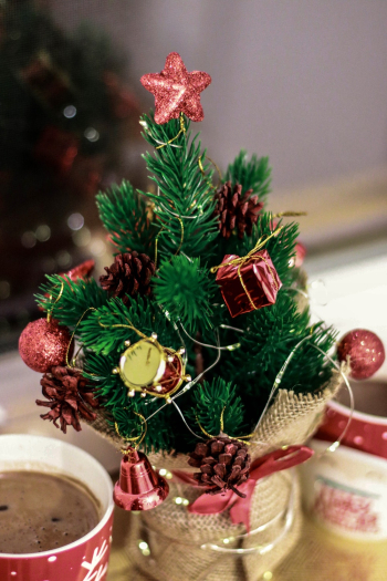 Green Decorated Christmas Tree Green Decorated Christmas Tree