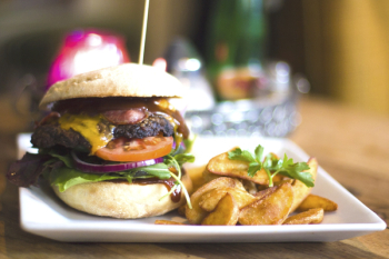 Hamburger on Plate Hamburger on Plate