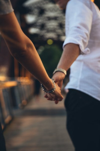Hand Holding In Love Hand Holding In Love