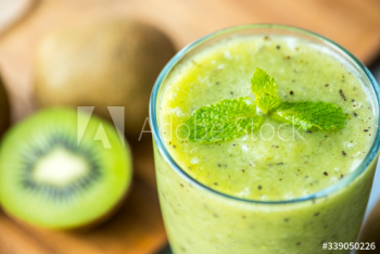 Healthy kiwi smoothie summer recipe Healthy kiwi smoothie summer recipe