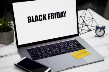 High angle of laptop with black friday on desktop Free Photo