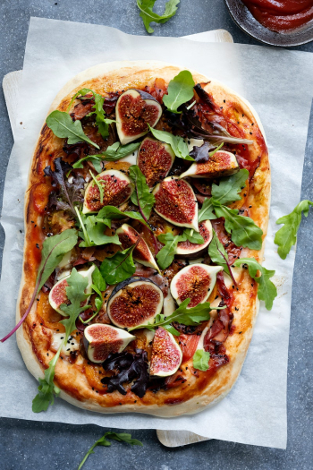 Homemade fig pizza freshly baked healthy food recipe Homemade fig pizza freshly baked healthy food recipe
