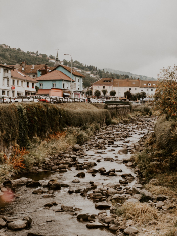 Houses Near Mountain Houses Near Mountain