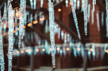 Icicles And Twinkle Ights Icicles And Twinkle Ights