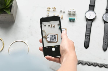 iPhone Detects QR Code iPhone Detects QR Code