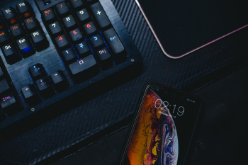 Iphone Near Keyboard Iphone Near Keyboard