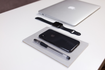 iPhone X, iWatch and MacBook iPhone X, iWatch and MacBook