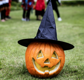 Jack-o'-lantern on Grass Jack-o'-lantern on Grass