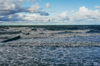 Kiting on the cold Baltic Sea Kiting on the cold Baltic Sea