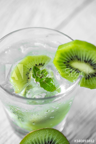 Kiwi mint infused water recipe Kiwi mint infused water recipe
