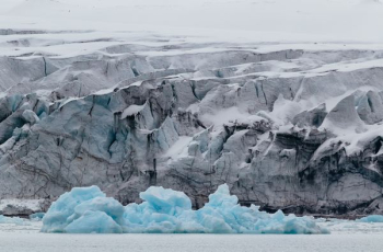 landscape photo of ice glacier landscape photo of ice glacier
