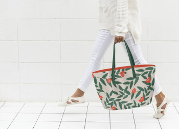 Leafy tote bag mockup, walking | Free PSD Mockup - rawpixel Leafy tote bag mockup, walking | Free PSD Mockup - rawpixel