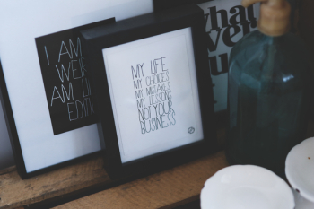 Lifestyle phrases in frames Lifestyle phrases in frames