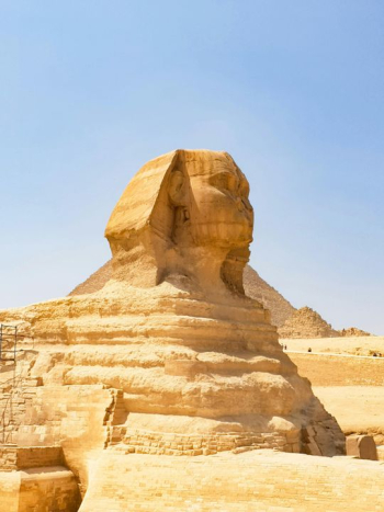 Majestic Sphinx of Giza Under Clear Skies Majestic Sphinx of Giza Under Clear Skies