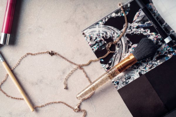 Makeup Brush & Jewelry Makeup Brush & Jewelry