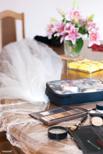 Makeup for a wedding. Visit Kaboompics for mo.. | Free stock photo - 436282 Makeup for a wedding. Visit Kaboompics for mo.. | Free stock photo - 436282