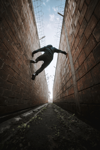 Man jumping between walls, Parkour | Free Photo - rawpixel Man jumping between walls, Parkour | Free Photo - rawpixel