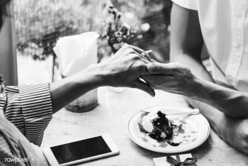 Man proposing girlfriend with diamond ring | Free stock photo - 400372 Man proposing girlfriend with diamond ring | Free stock photo - 400372