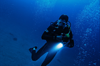 Man Underwater Man Underwater
