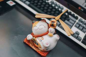 Maneki-neko Figurine Maneki-neko Figurine