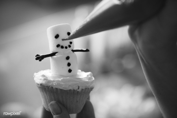Marshmallow snowman Christmas cupcake decorat.. | Free stock photo - 427979 Marshmallow snowman Christmas cupcake decorat.. | Free stock photo - 427979