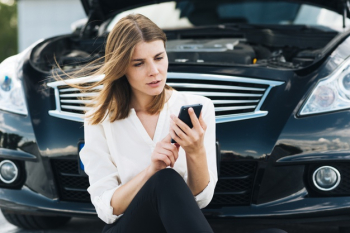 Medium shot of woman checking phone Free Photo Medium shot of woman checking phone Free Photo