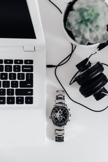 Men's Minimalist Workspace Men's Minimalist Workspace