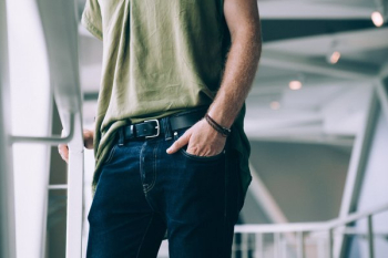 Men's Fashion Hand In Jeans Pocket Men's Fashion Hand In Jeans Pocket