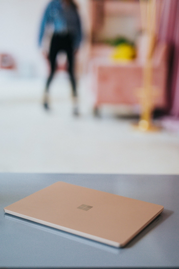 Microsoft Surface 3 laptop in Sandstone
Shot by: Nathan Dumlao
Microsoft Surface 3 laptop in Sandstone
Shot by: Nathan Dumlao