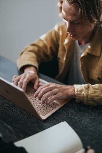 Microsoft Surface Laptop 3 in Sandstone
Shot by: Nathan Dumlao Microsoft Surface Laptop 3 in Sandstone
Shot by: Nathan Dumlao
