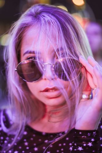 Modeling Sunglasses Modeling Sunglasses