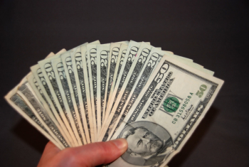MoneyHand0202084_e.JPG MoneyHand0202084_e.JPG