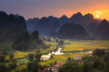 Mountain Scenery Mountain Scenery