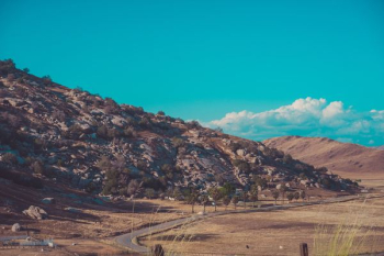 mountain scenery during daytime mountain scenery during daytime
