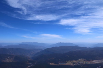mountains under blue sky mountains under blue sky