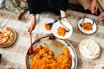 Muslim family having dinner on the floor | Free stock photo - 425856 Muslim family having dinner on the floor | Free stock photo - 425856