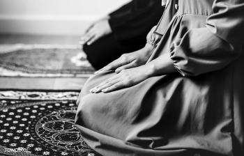 Muslim praying in Tashahhud posture | Free stock photo - 425635 Muslim praying in Tashahhud posture | Free stock photo - 425635
