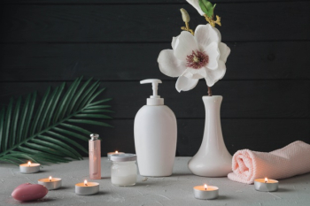 Natural elements for spa with beauty cream Free Photo Natural elements for spa with beauty cream Free Photo
